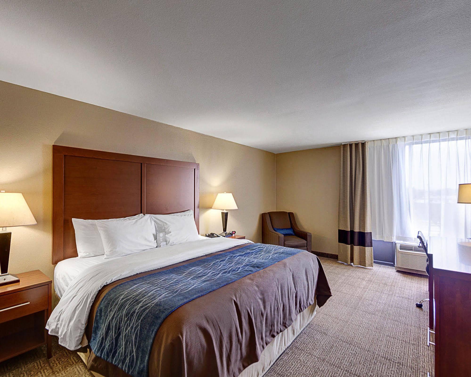 Comfort Inn & Suites Plano East Екстер'єр фото