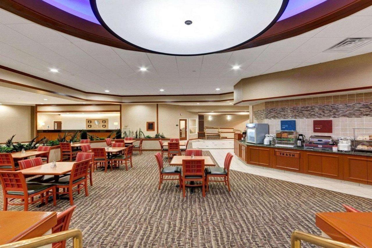 Comfort Inn & Suites Plano East Екстер'єр фото