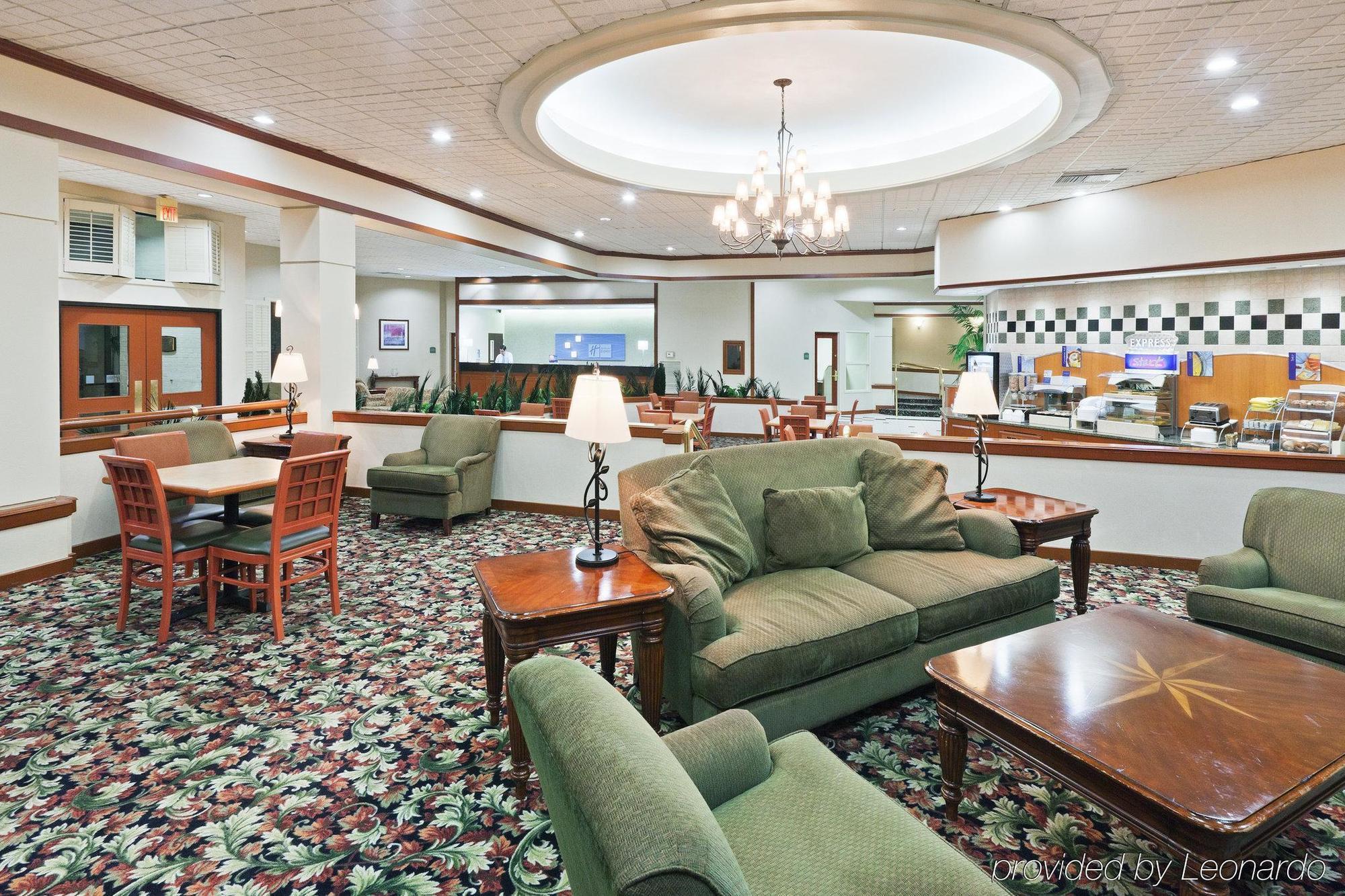 Comfort Inn & Suites Plano East Ресторан фото