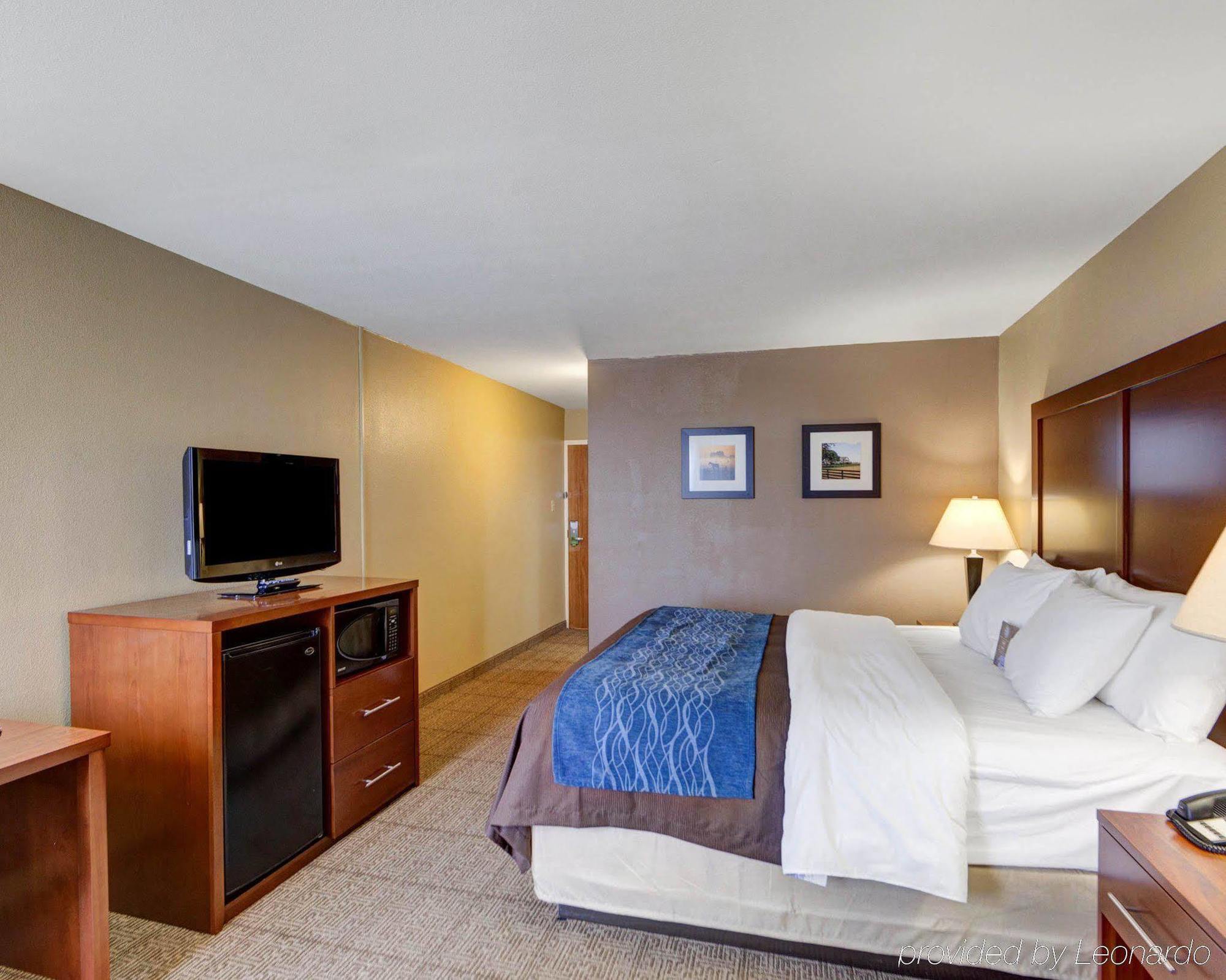 Comfort Inn & Suites Plano East Екстер'єр фото